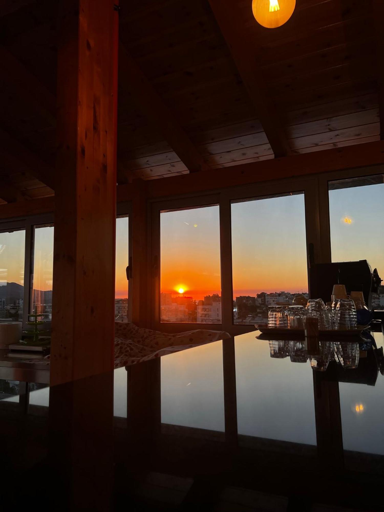 Dream Hotel Εξαμίλιο Εξωτερικό φωτογραφία
